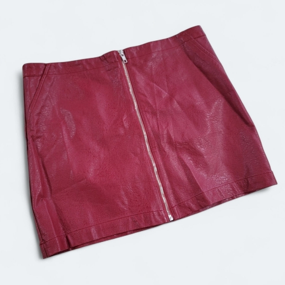 NEW Shinestar Red Vegan Leather Skirt Size Large - Picture 1 of 13